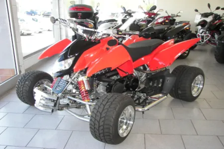 Quadversicherungen für Quad bis 15 KW können ohne Probleme über den Vergleichsrechner in Preis und Leistung vergleichen werden. Bitte beachten Sie, dass Quads die über eine PKW-Zulassung verfügen nicht von jedem Versicherer über die WKZ 031 also den Quadtarif versichert werden. Auch Quads mit LOF Zulassung werden von vielen KFZ-Versicherern nur noch über den Quad-Tarif nach WKZ 031 versichert. Deshalb sollten Sie diesen Rechner für beide Zulassungsarten nutzen!